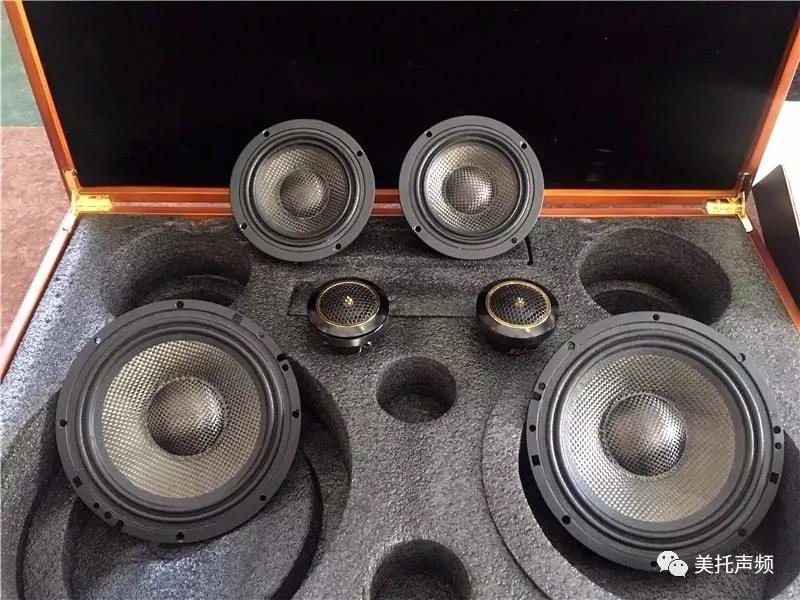 两台PS8，30W重金打造-必威BETWAY官网武汉店为奥迪Q5音响升级美国Hybrid Audio