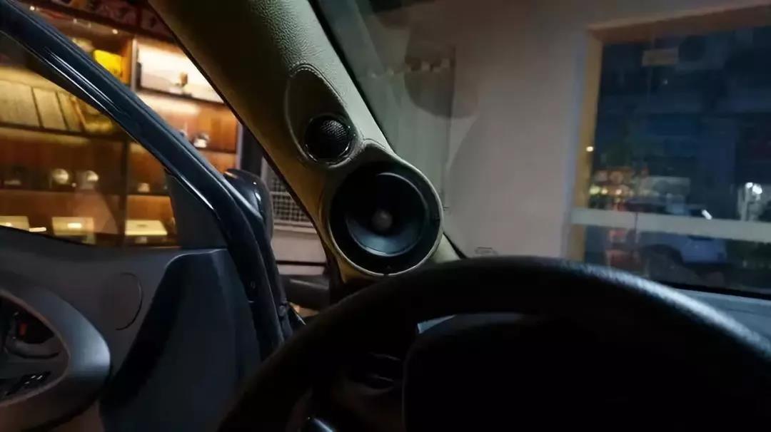 拯救低落情绪-必威BETWAY官网广州帝锐店丰田RAV4音响改装TEC SQ6/K3神曲三分频