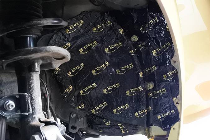 降低50%的噪音，雷克萨斯比柯全车隔音搭配大能隔热隔音膜效果超级好